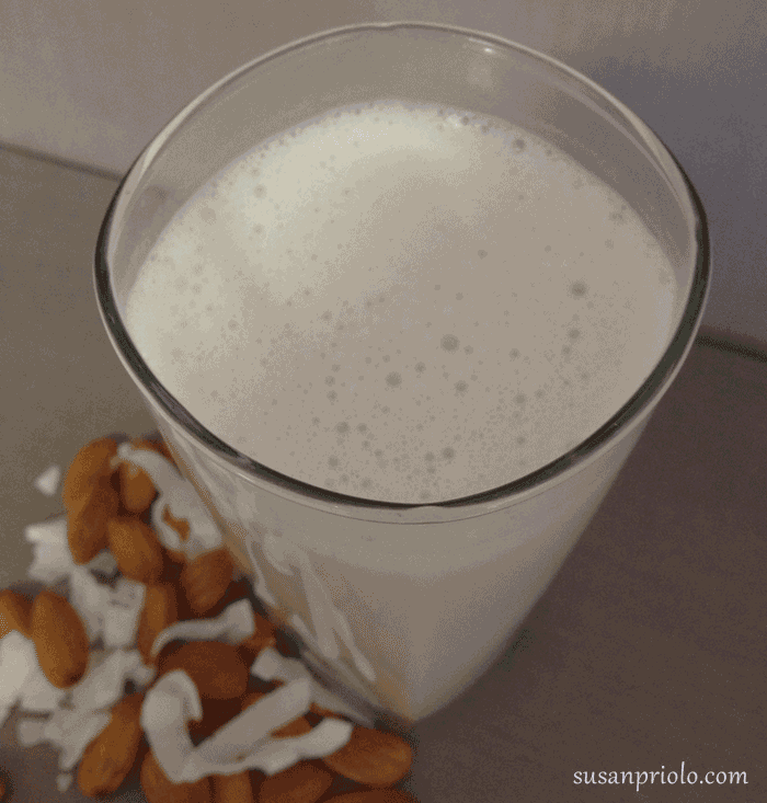 AhmoCoco – Almond & Coconut Milk